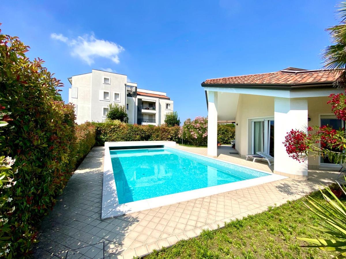 Appartamento In Villa Daniela Con Piscina Privata Carraro Immobiliare Jesolo - Family Apartments Ngoại thất bức ảnh