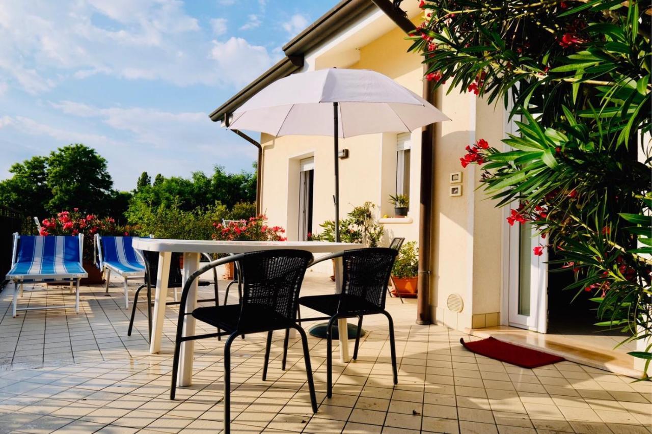 Appartamento In Villa Daniela Con Piscina Privata Carraro Immobiliare Jesolo - Family Apartments Ngoại thất bức ảnh